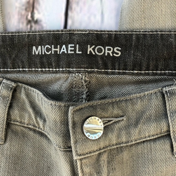 𝅺MICHAEL Kors Grey Denim Jeans. - Picture 5 of 8